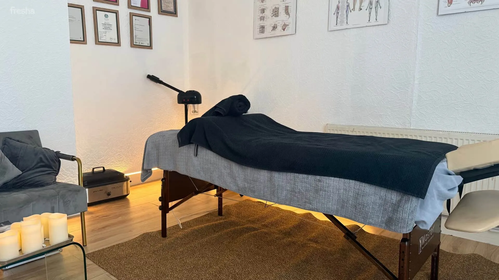Interior of the Roma Sports Therapy studio on Prescot High Street